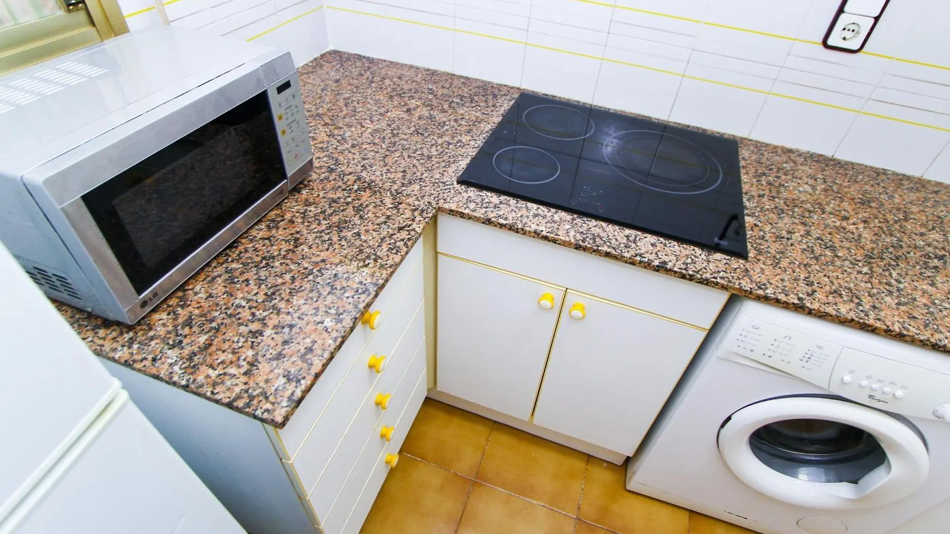 Pentathlon 2 Planet Apartment Salou 0*,