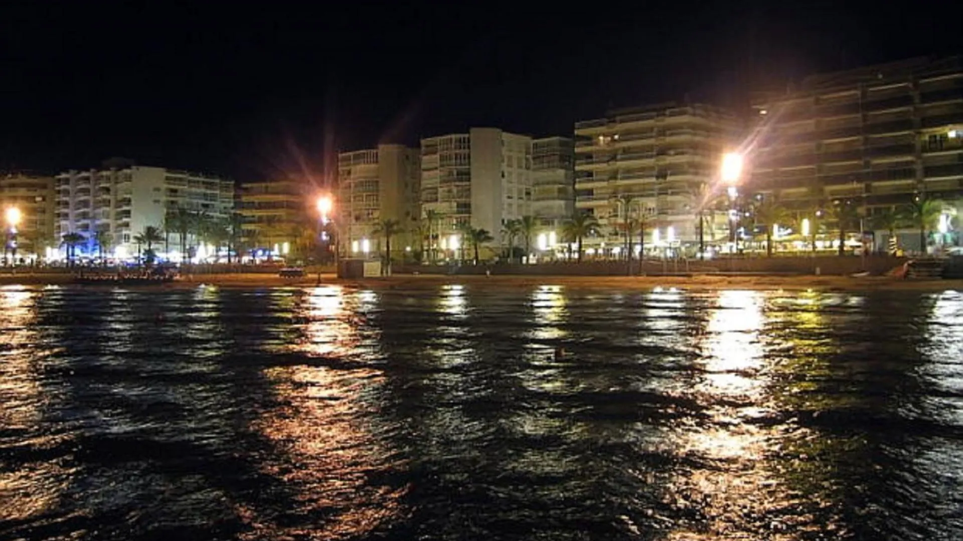 Pentathlon 2 Planet Apartment Salou 0*,