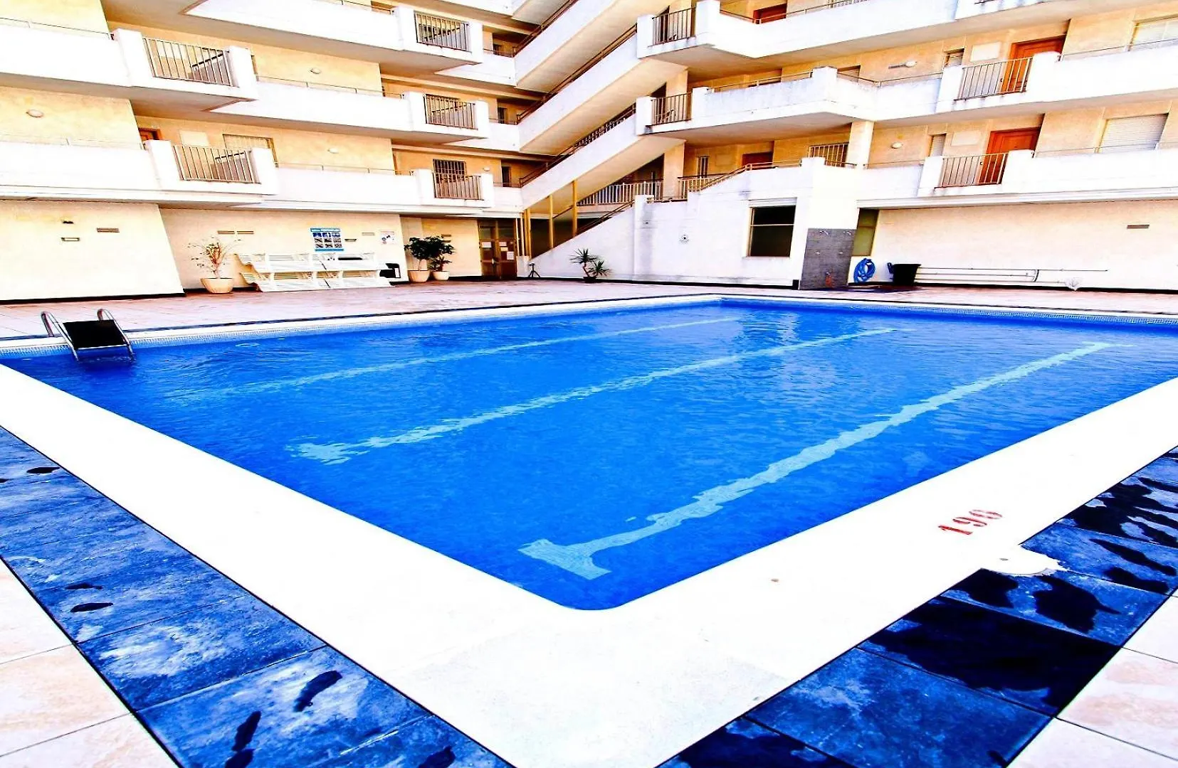 Pentathlon 2 Planet Apartment Salou
